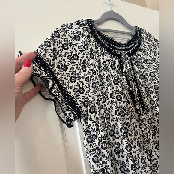 New!Max Studio Floral Black and White Women's Short Sleeve Blouse Various Sizes - Picture 5 of 16
